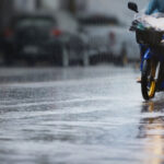 andar en moto con lluvia - Galgo