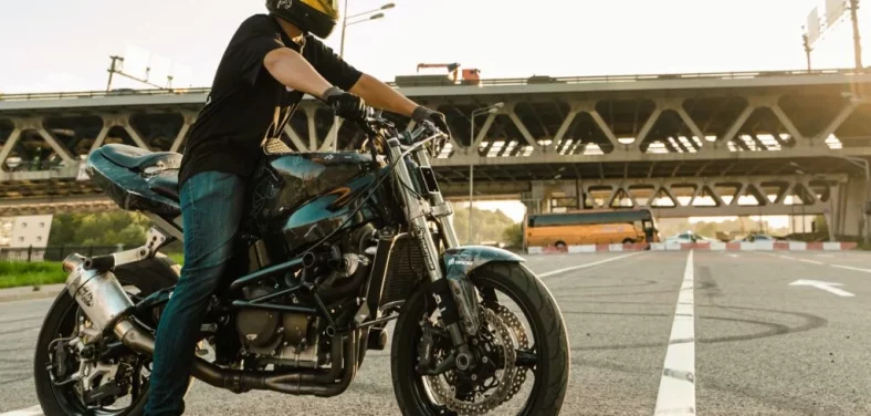 5 trucos para ahorrar gasolina en una moto