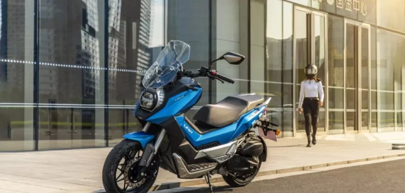 Lifan KPV 150_ una scooter futurista