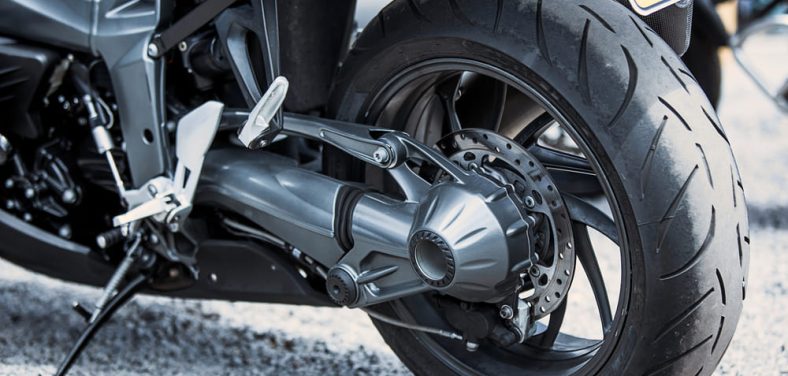 Naumatico_de_moto_Closeup