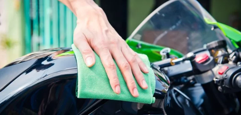 Paso a paso para lavar tu moto correctamente