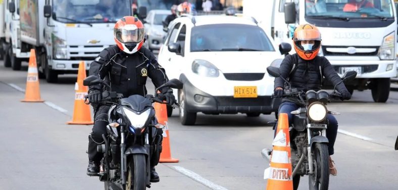 motos pagan impuestos en colombia